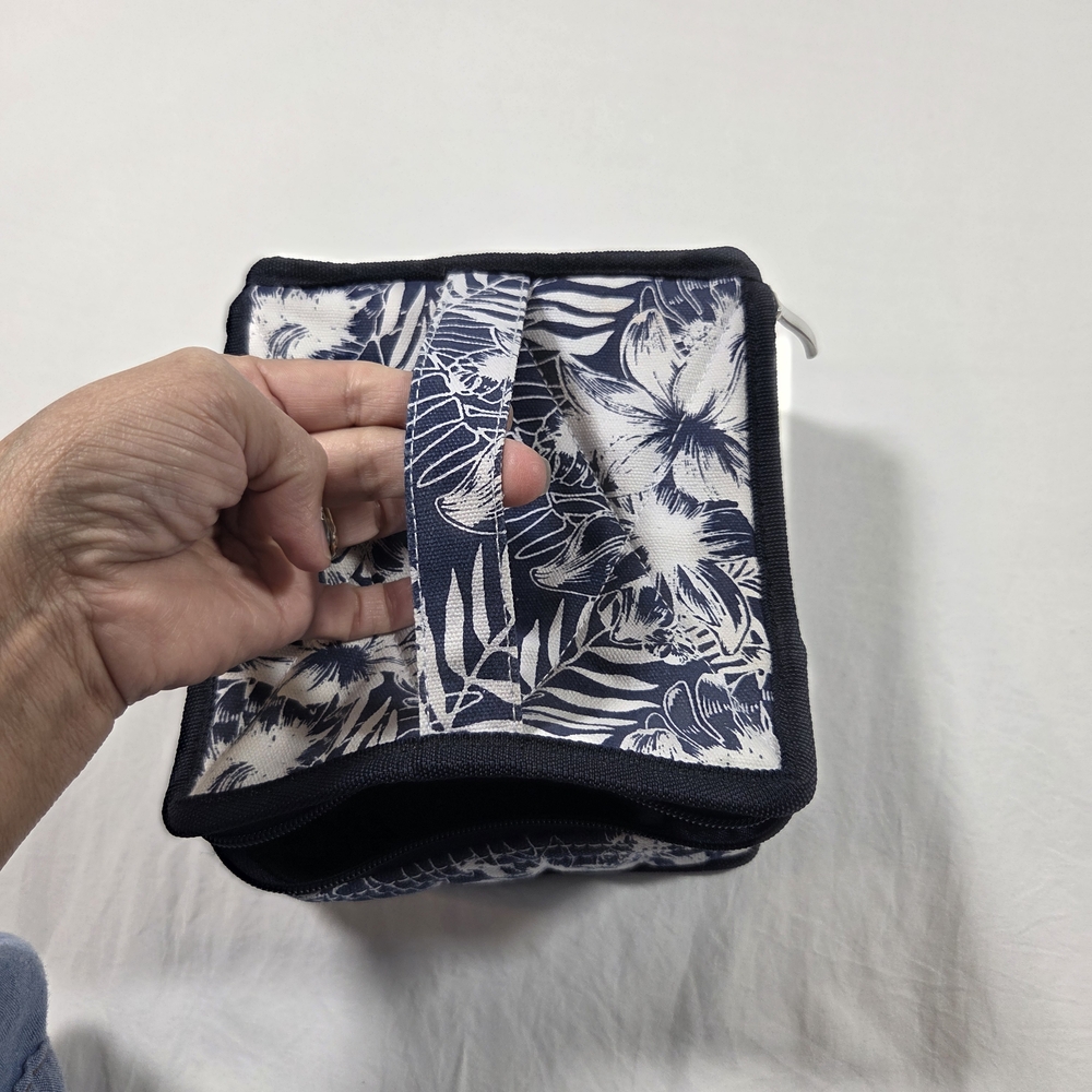 Essential Oils Storage Box Fabric Carry On Travel Blue White Floral Storage Box - Picture 9 of 9